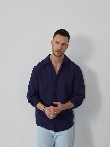 Regular fit Camicia 'Baran' di DAN FOX APPAREL in blu: frontale