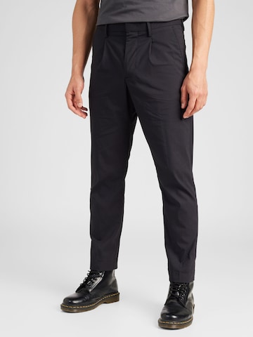 NN07 Tapered Pleat-Front Pants 'Bill 1680' in Black: front