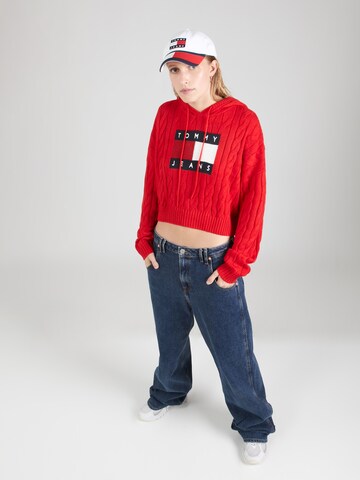 Pulover de la Tommy Jeans pe roșu