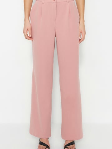 Trendyol Широкий Брюки со складками в Ярко-розовый