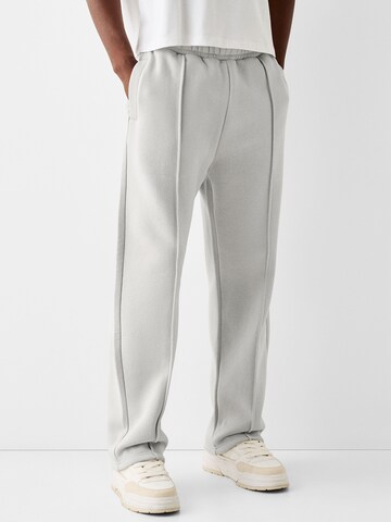 Loosefit Pantalon Bershka en gris : devant