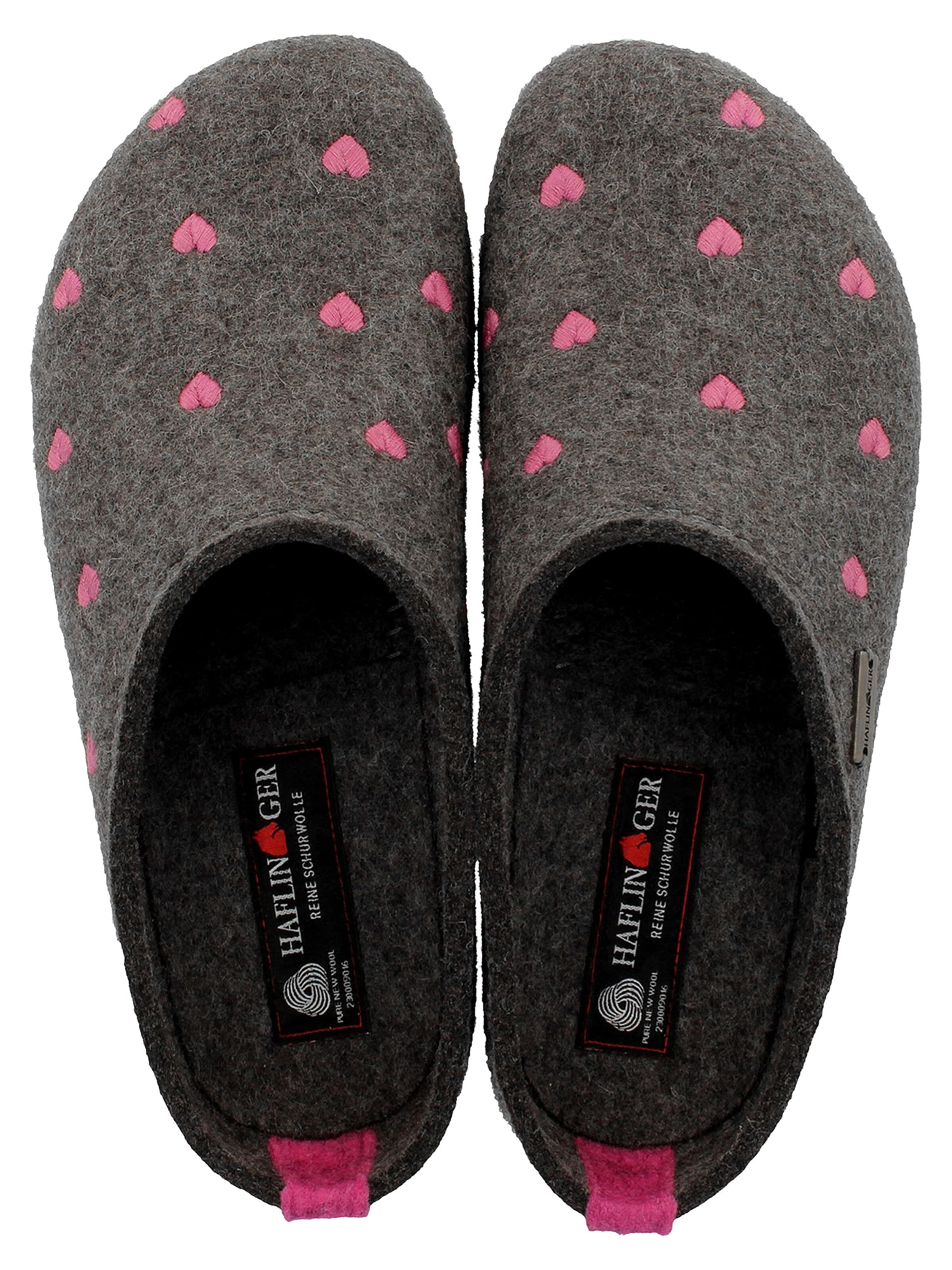 HAFLINGER Slippers 'Grizzly Cuoricini' in Grey