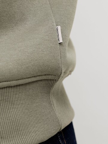 JACK & JONES Sweatshirt in Grün
