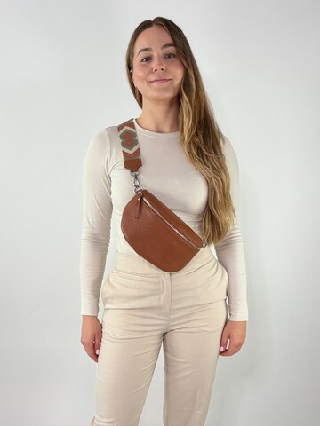 lePelou Fanny Pack 'JUNA medium' in Brown