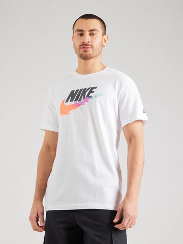 T-Shirt Nike Sportswear en blanc : devant