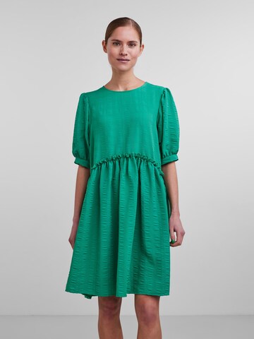 PIECES - Vestido em verde: frente