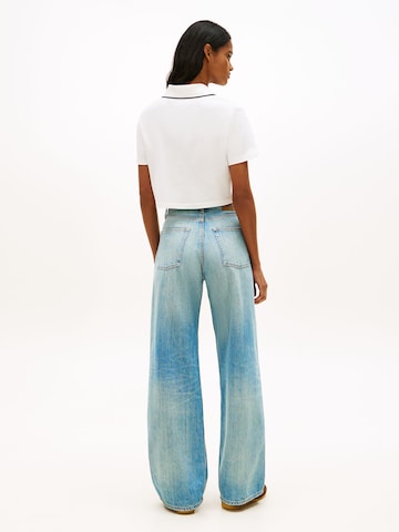 Tricou de la Tommy Jeans pe bej: spate
