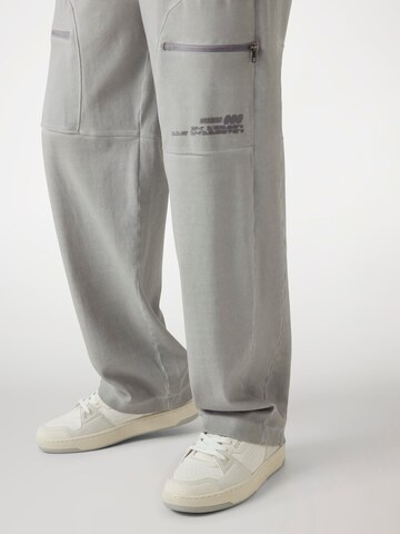 GUESS Wide Leg Hose in Grau