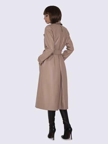 Cappotto di mezza stagione di Anushka in beige