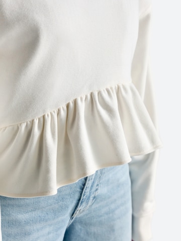 Bluză de molton de la Rich & Royal pe alb