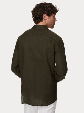 Marks & Spencer Regular Fit Hemd in Braun