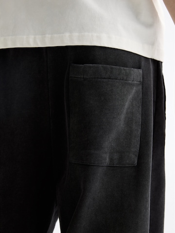 Pull&Bear Loosefit Kalhoty – šedá
