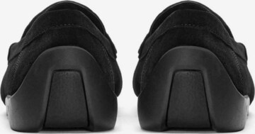 Kazar Moccasins in Black