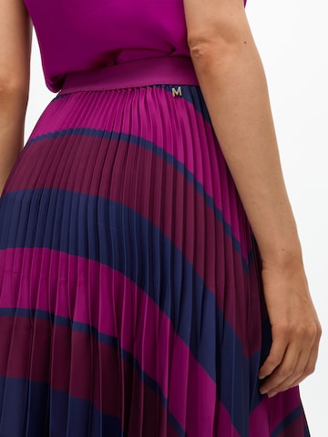 Lola Casademunt Rok in Roze