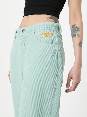HOMEBOY Loose fit Trousers in Green