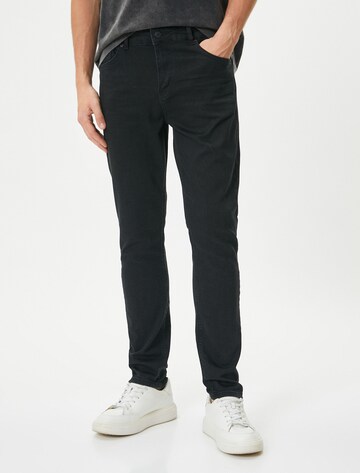 Koton Skinny Jeans in Black: front