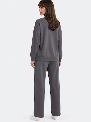Lady Bersan Leisure suit in Grey