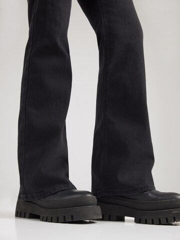 ONLY - Acampanado Vaquero 'ONLLOLA' en negro