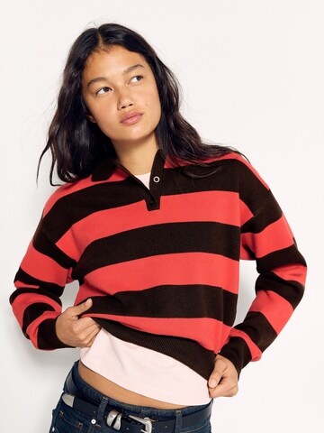 Bershka Sweater in Brown: front