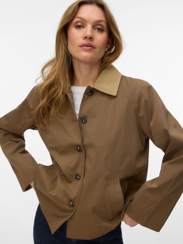 VERO MODA Overgangsjakke 'VMChelseafia' i brun: forside