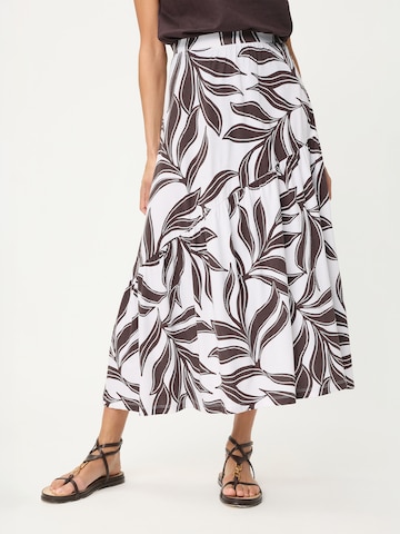 Olsen Skirt in White: front
