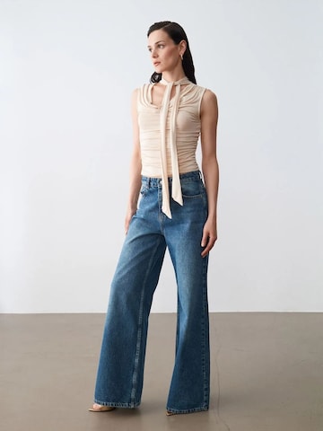 Dilvin Blouse in Beige