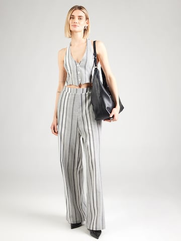 Combinaison 'Tia' ABOUT YOU en gris : devant