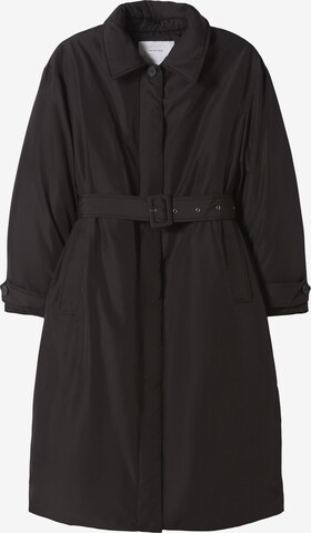 Bershka Winter Coat in Black: front