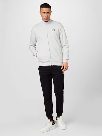 EA7 Emporio Armani Jogginganzug in Grau: predná strana