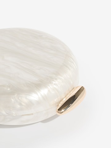 Friends Like These Clutch in Wit