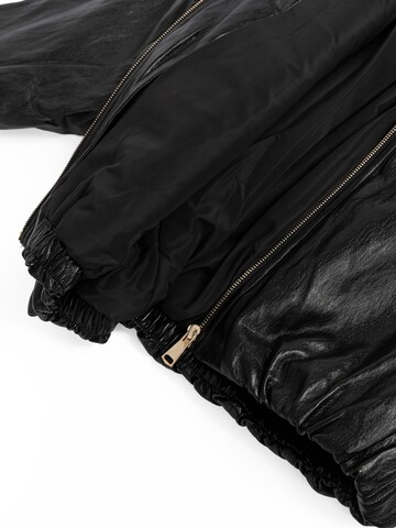 L'Arte Milano Between-season jacket in Black