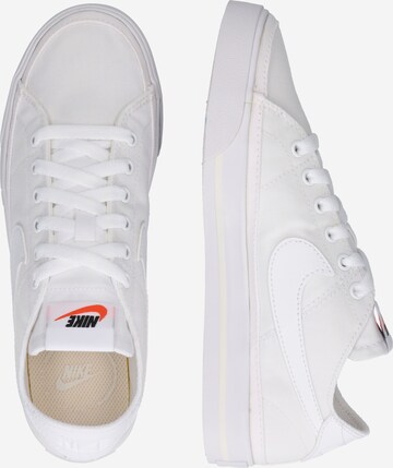 Sneaker low de la Nike Sportswear pe alb