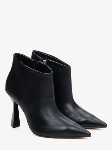 Estro Ankle Boots '613004'‌ in Schwarz: Vorderseite