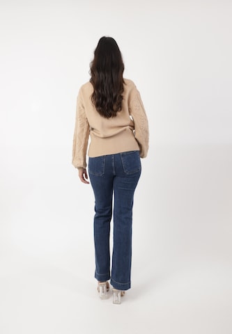 Elara Strickjacke in Braun