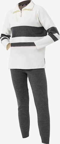 Jimmy Sanders Loungewear in Grey: front