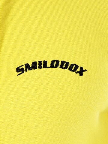 Smilodox Sweatshirt 'Rylee' in Geel