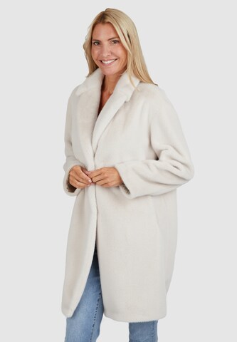 White Label Winter Coat in White: front