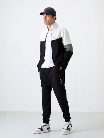 Completo per l'allenamento di Tommy Life in nero