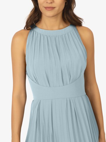 Rochie de cocktail de la APART pe albastru