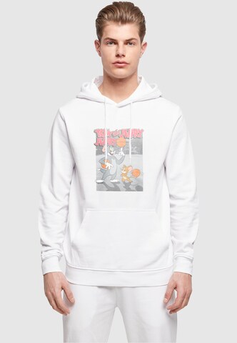 ABSOLUTE CULT Sweatshirt 'Tom and Jerry - Basketball Buddies' in White: front