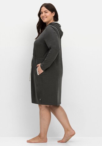 SHEEGO Dressing Gown in Grey