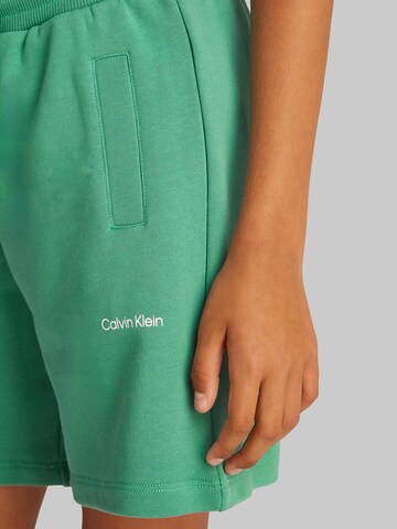 Calvin Klein Jeans Свободный крой Штаны в Зеленый