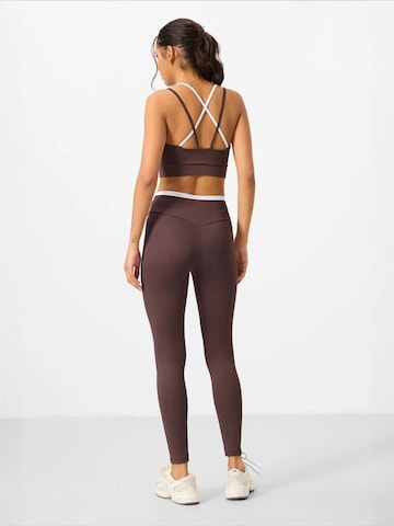Completo sportivo 'Aktive Sets' di Tommy Life in marrone