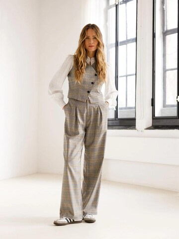 IVY BEAU Regular Trousers 'IVY Beau Helen broek' in White