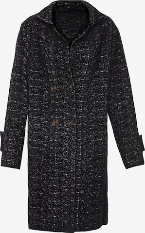 YASANNA Knitted Coat in Black: front