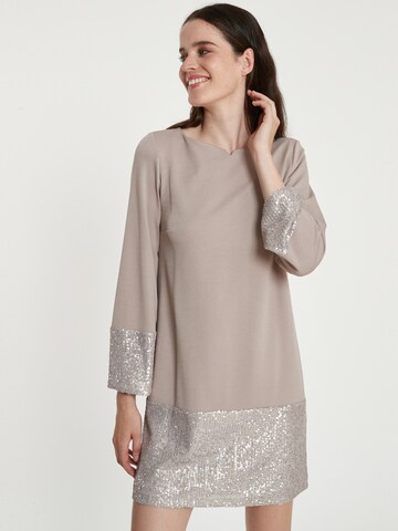 Robe de cocktail 'Tadona' Ana Alcazar en gris