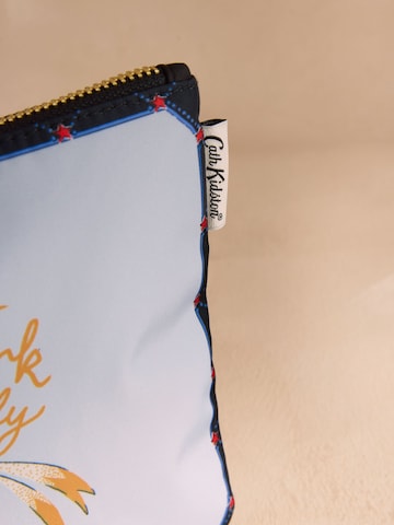Etui 'Lilah and Lewis' de la Cath Kidston pe albastru