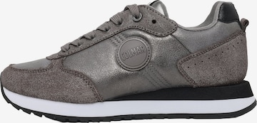 Baskets basses 'TRAVIS' Colmar en gris : devant