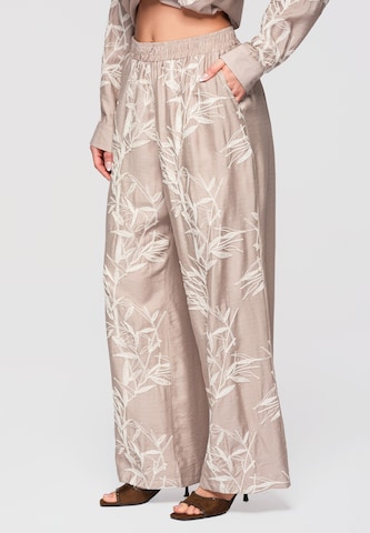 Ombre Loose fit Trousers in Beige