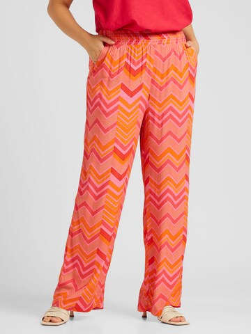 ONLY Carmakoma Wide leg Trousers in Red: front